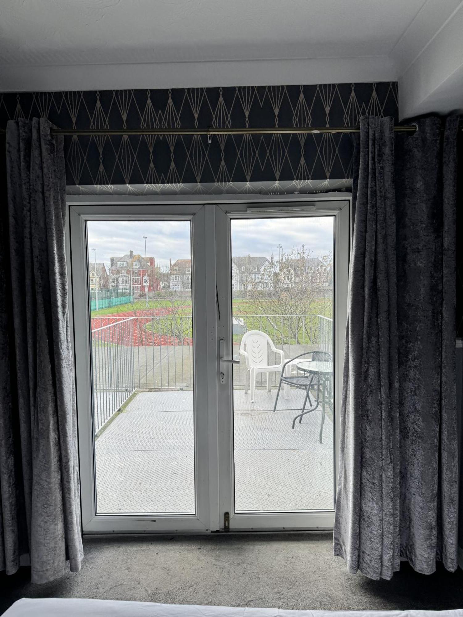 The Majestic Bed & Breakfast Great Yarmouth Room photo