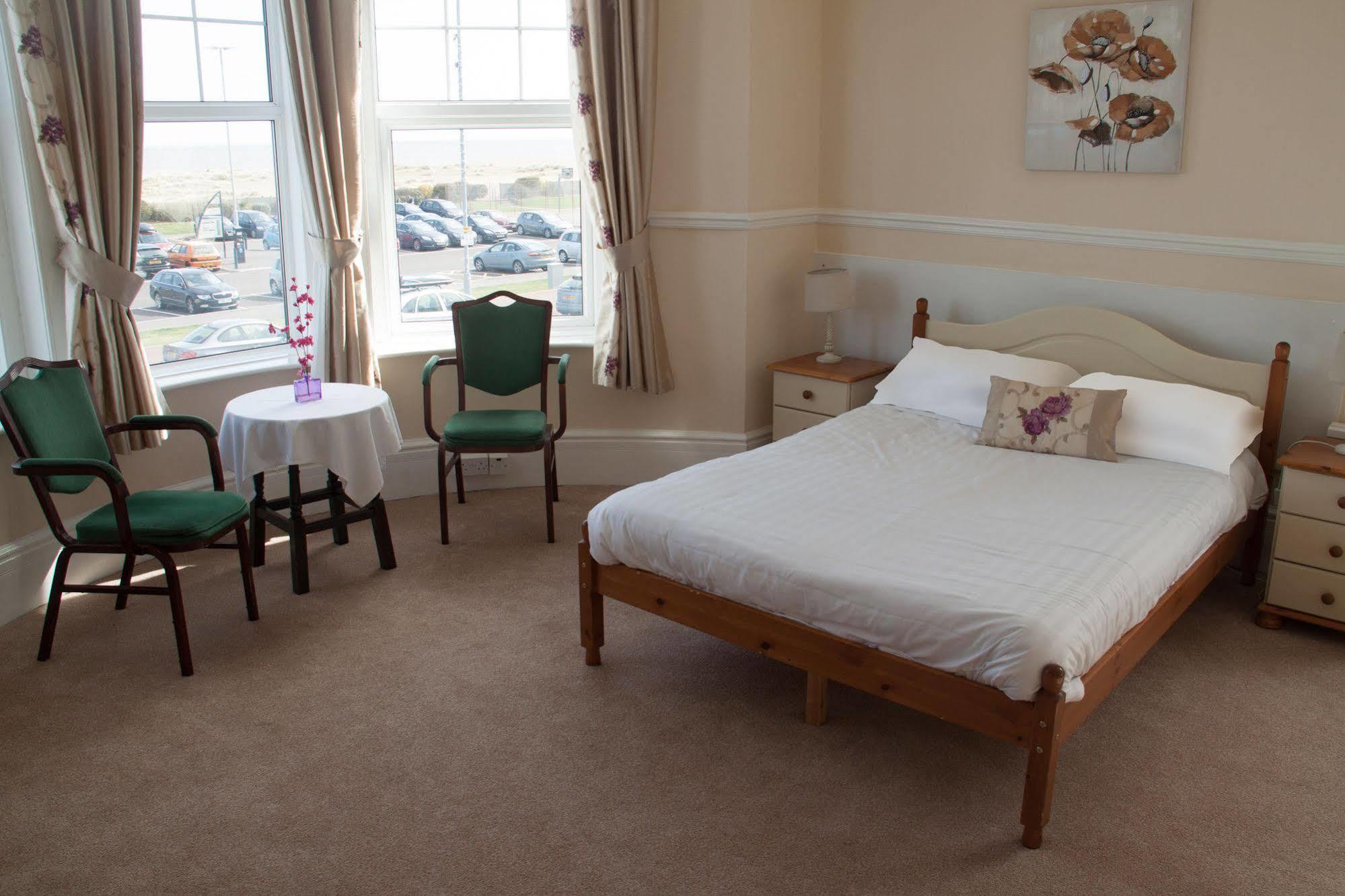 The Majestic Bed & Breakfast Great Yarmouth Exterior photo